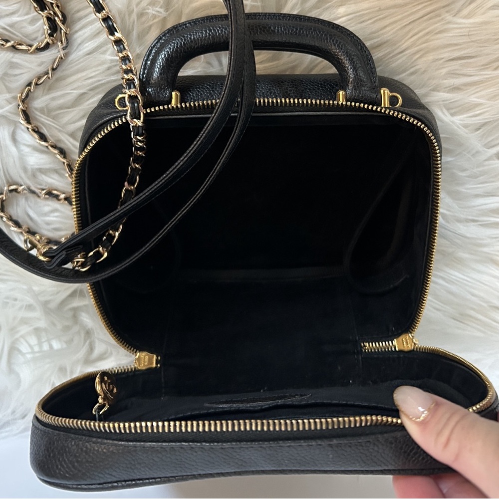 CHANEL Vanity Bag in Black Caviar Leather with Gold Hardware crossbody shoulder - Picture 10 of 11